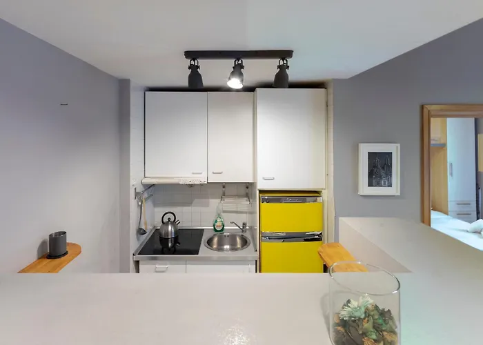 Spanish Steps, Dominic, Strollingrome Apartment